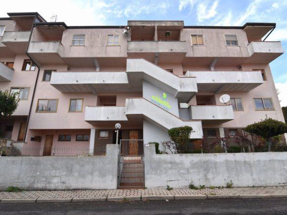 Appartamento su due livelli con garage privato