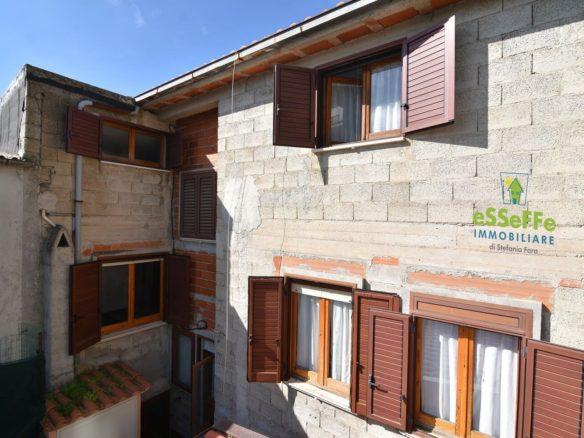 Casa abitabile di 4 livelli con giardino e terrazza