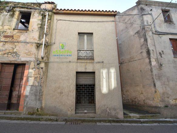 Negozio bilivello affacciato sul Corso