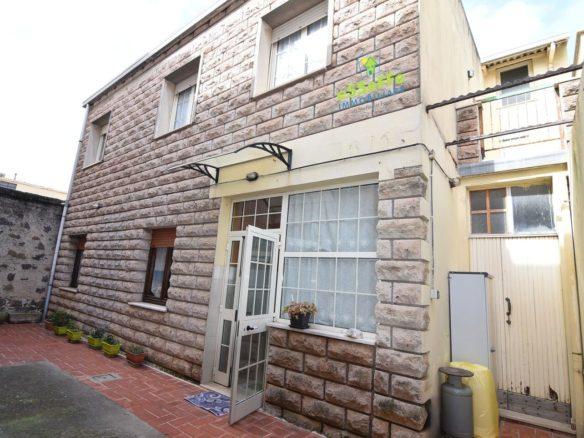 Casa con totale privacy, abitabile su due livelli