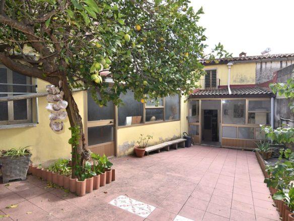Antica casa indipendente arredata di ampia superficie