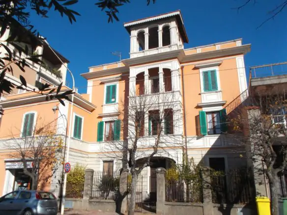 Appartamento dell’800 su due piani in stile Liberty