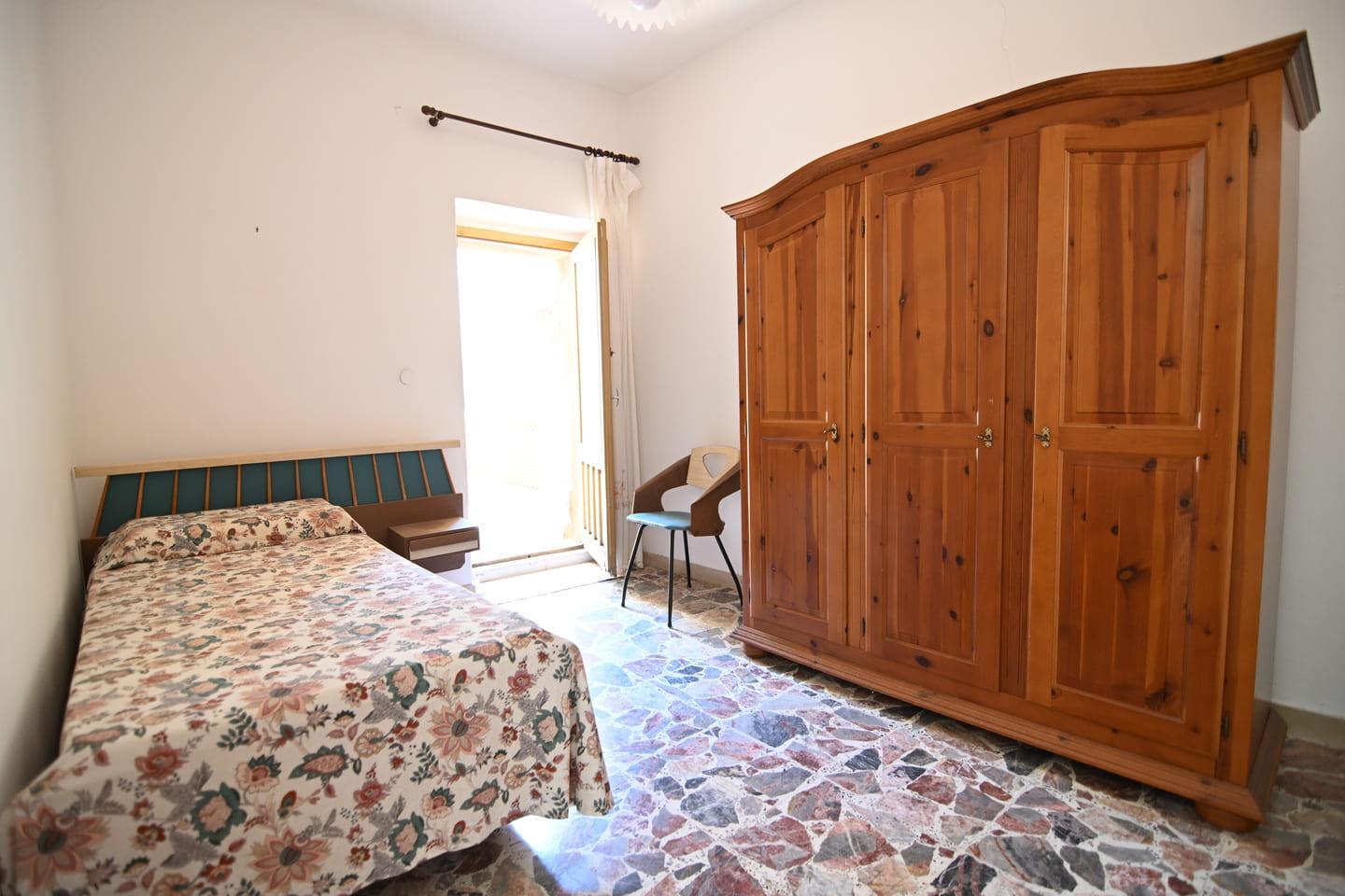Casa su due livelli di oltre 200mq con cortile, cantina, terrazza