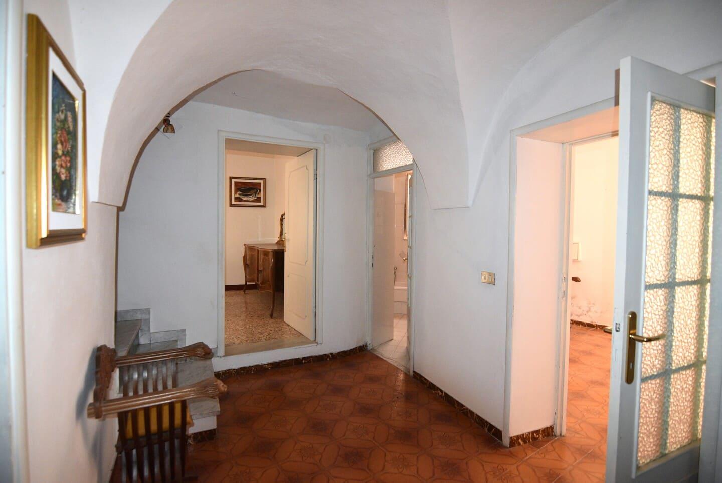 Otre 200mq di proprietà tra abitazione, terrazza, cantina, garage