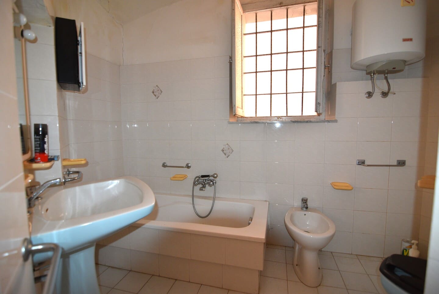 Otre 200mq di proprietà tra abitazione, terrazza, cantina, garage