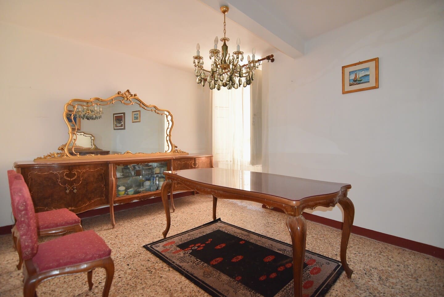 Otre 200mq di proprietà tra abitazione, terrazza, cantina, garage