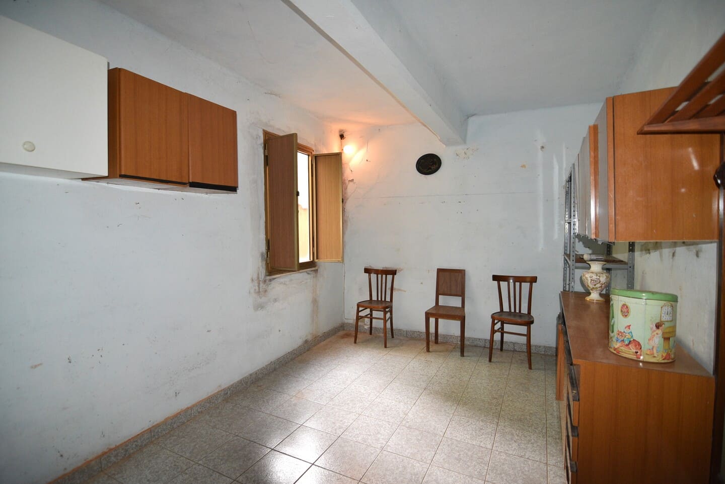 Casa indipendente con ampi spazi su più livelli con terrazza