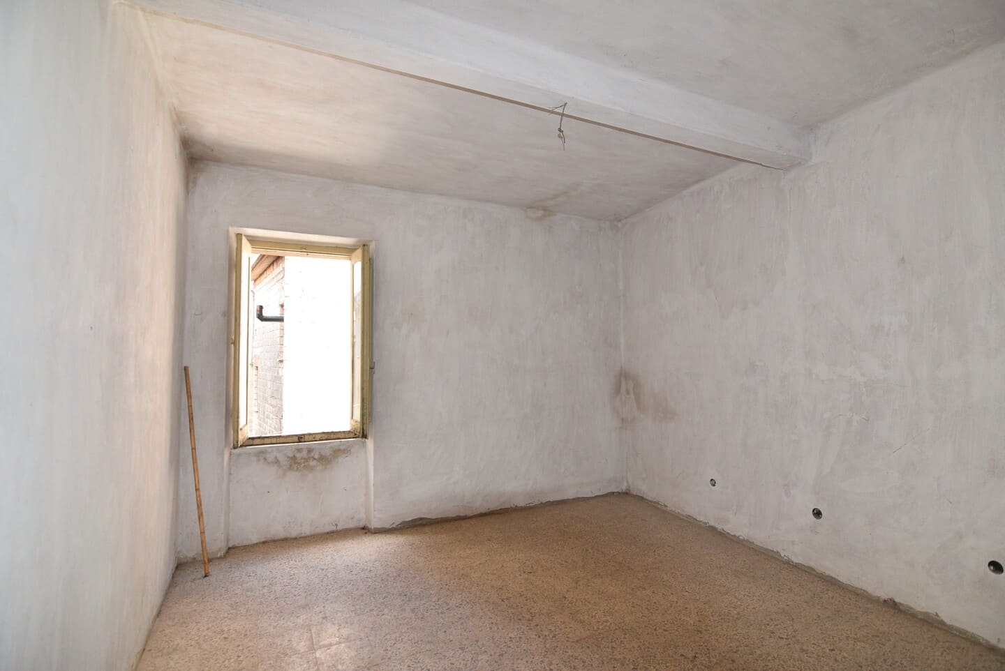 Abitazione in costruzione da ultimare con cortile