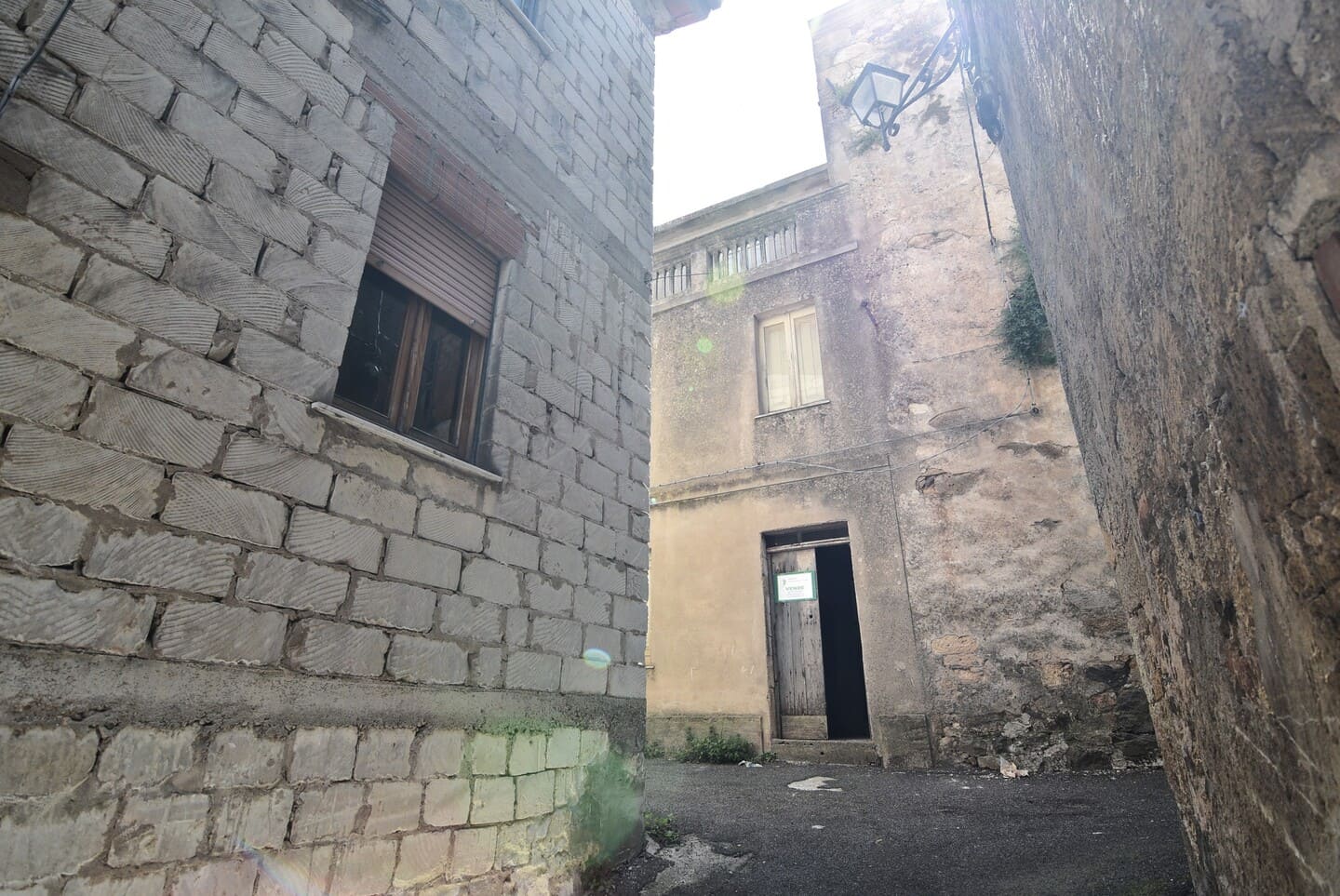 Abitazione in costruzione da ultimare con cortile