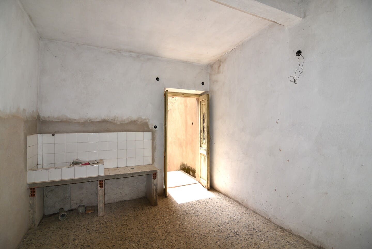 Abitazione in costruzione da ultimare con cortile