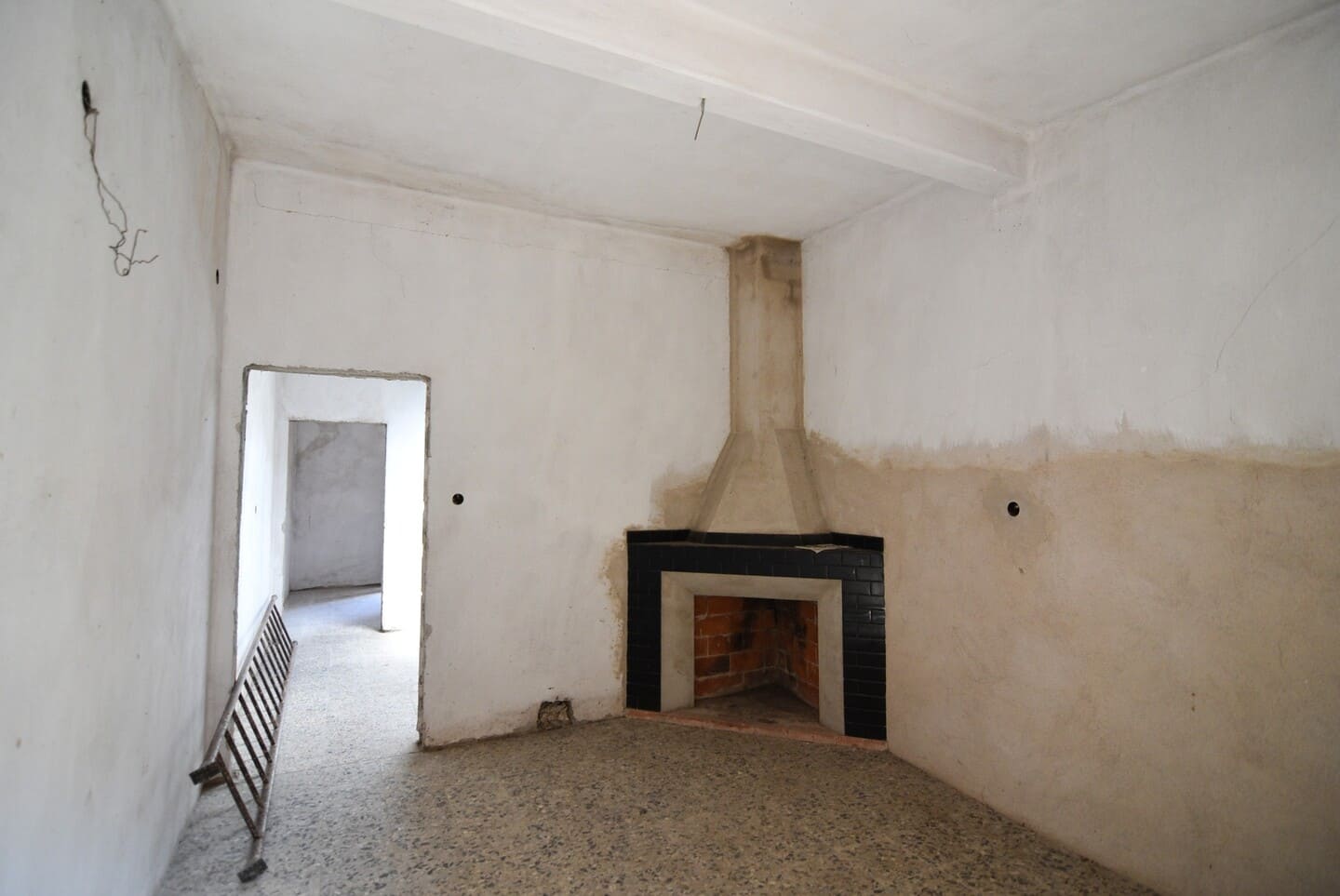 Abitazione in costruzione da ultimare con cortile