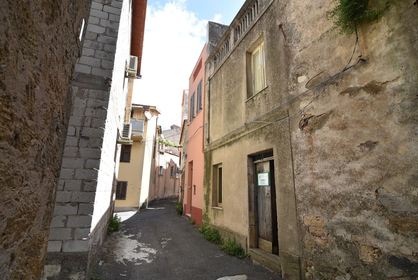 Abitazione in costruzione da ultimare con cortile