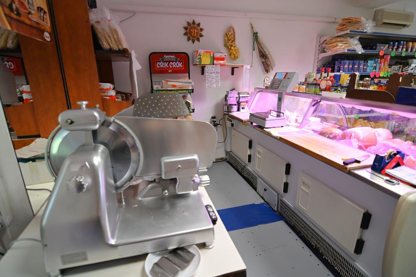Cessione attività avviata in negozio di alimentari