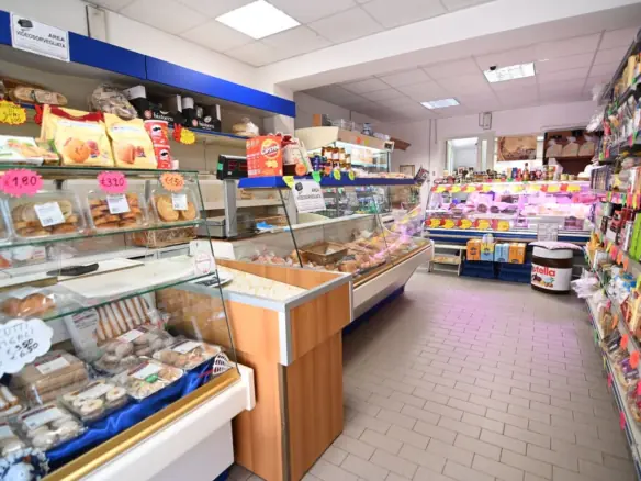 Cessione attività avviata in negozio di alimentari
