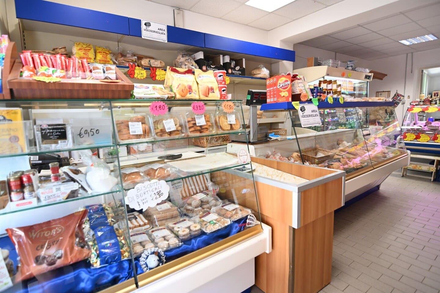 Cessione attività avviata in negozio di alimentari