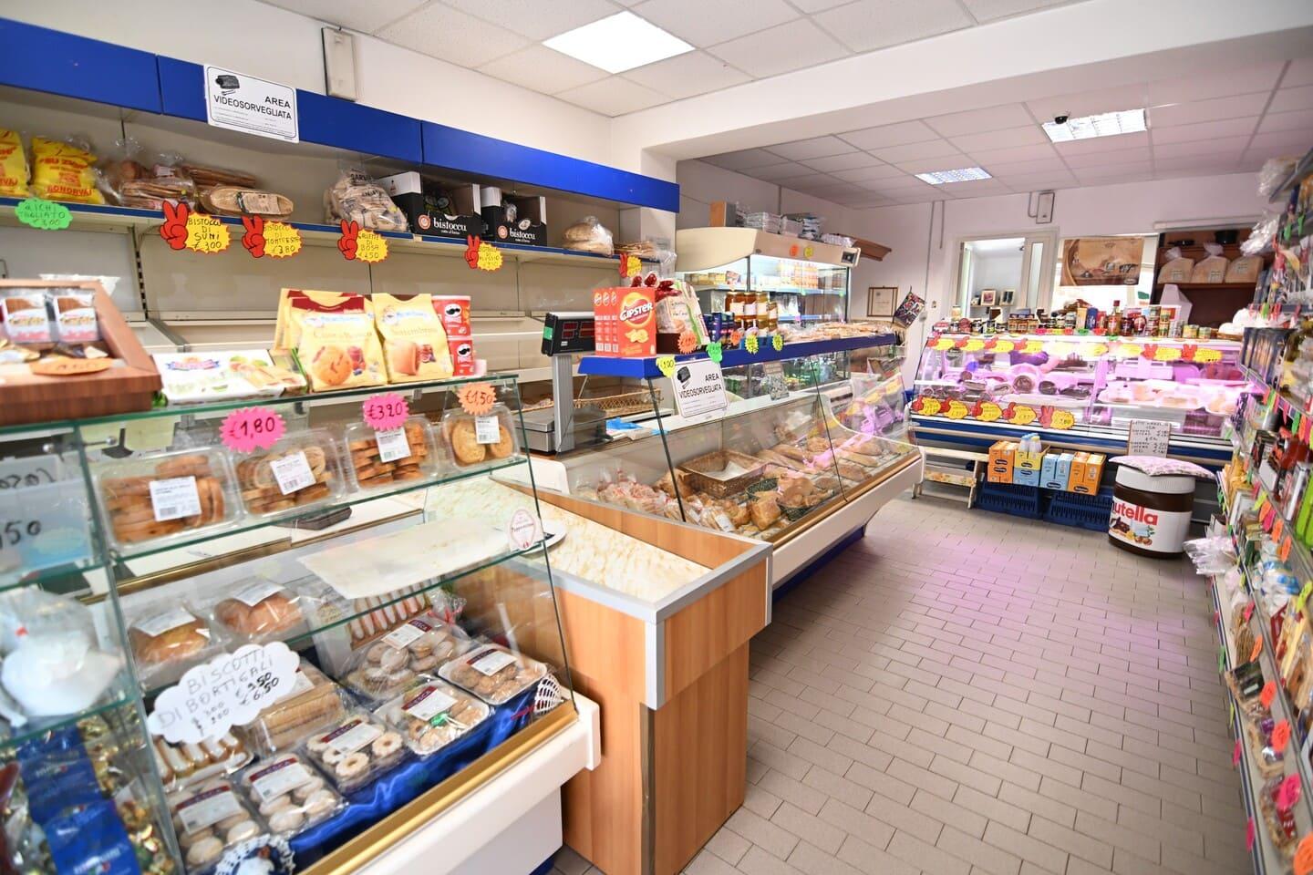 Cessione attività avviata in negozio di alimentari