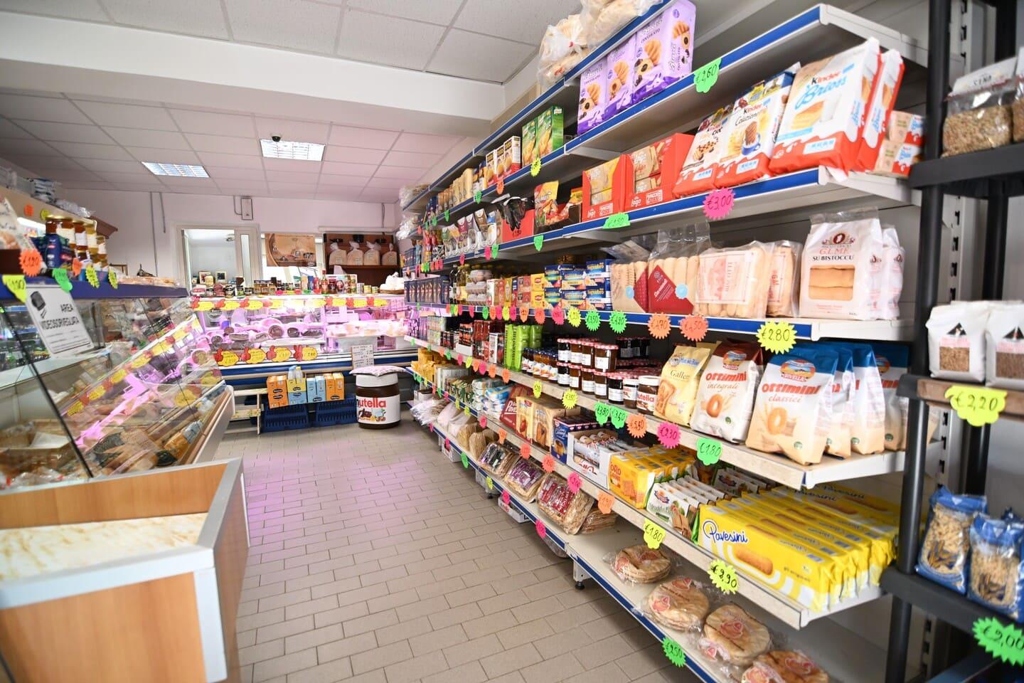 Cessione attività avviata in negozio di alimentari