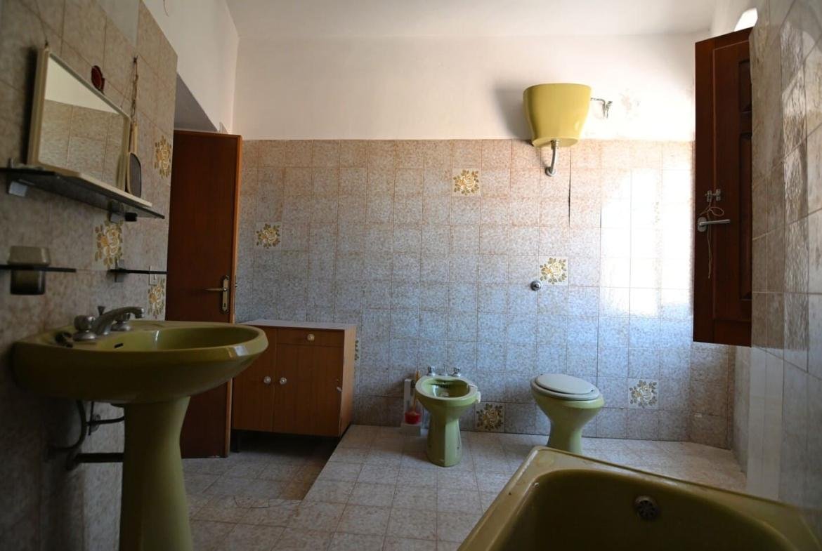 1170