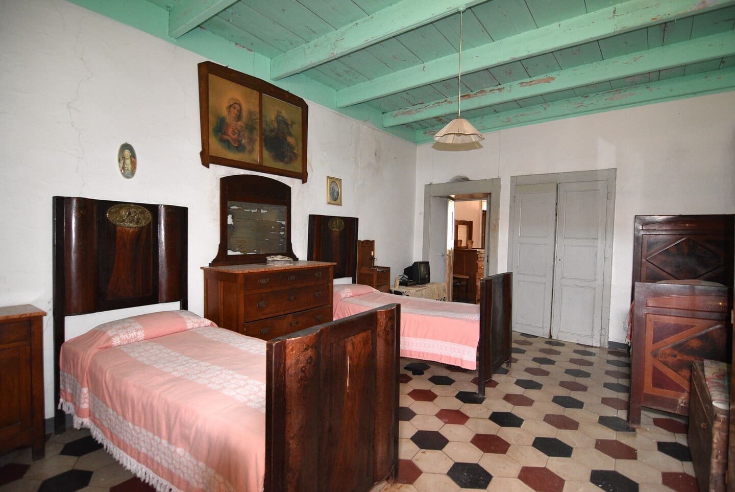 Casa storica di grandi dimensioni vicino al centro