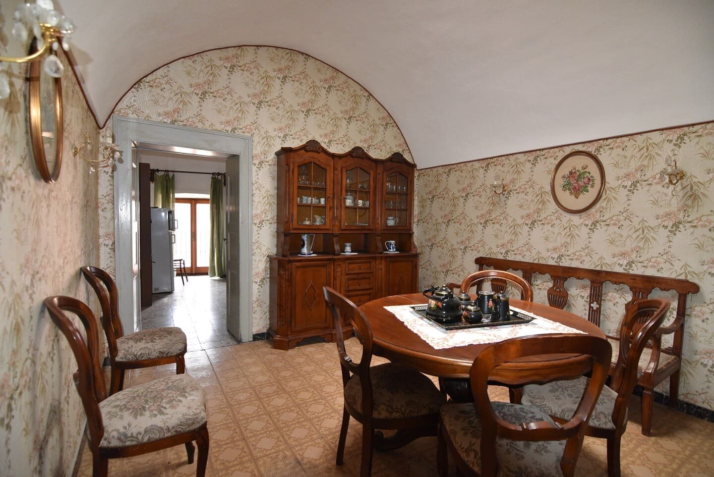 Casa storica di grandi dimensioni vicino al centro