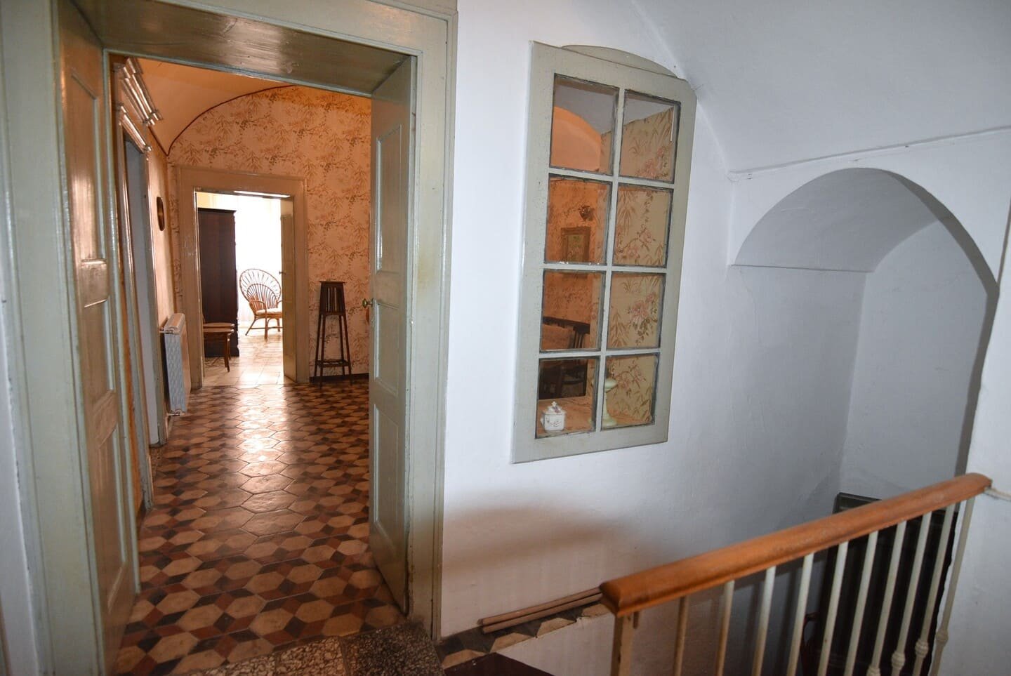Casa storica di grandi dimensioni vicino al centro
