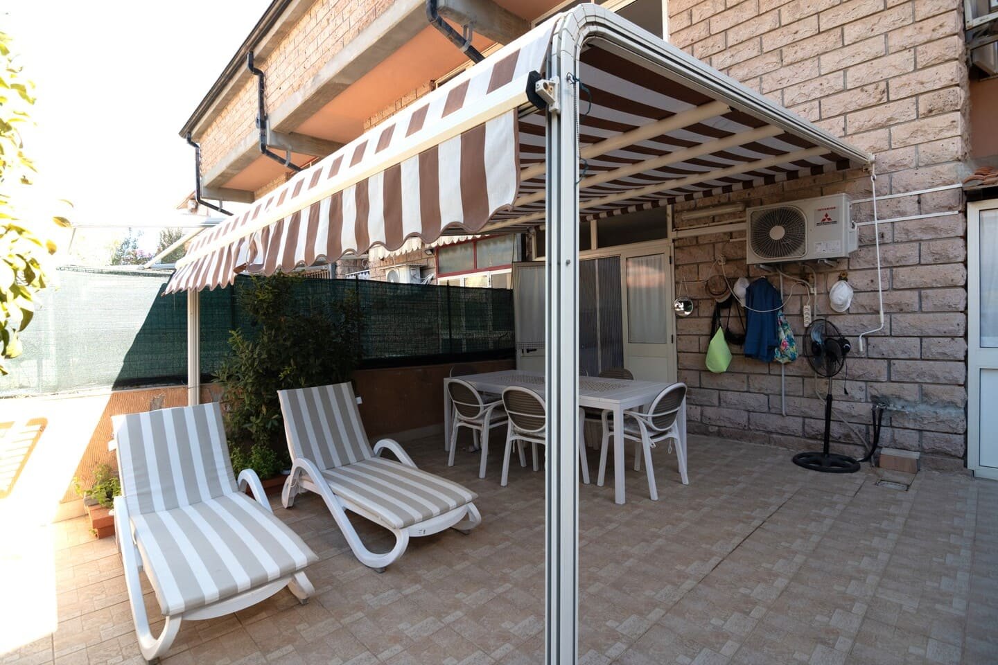 Piano terra con giardino a pochi passi dalla spiaggia