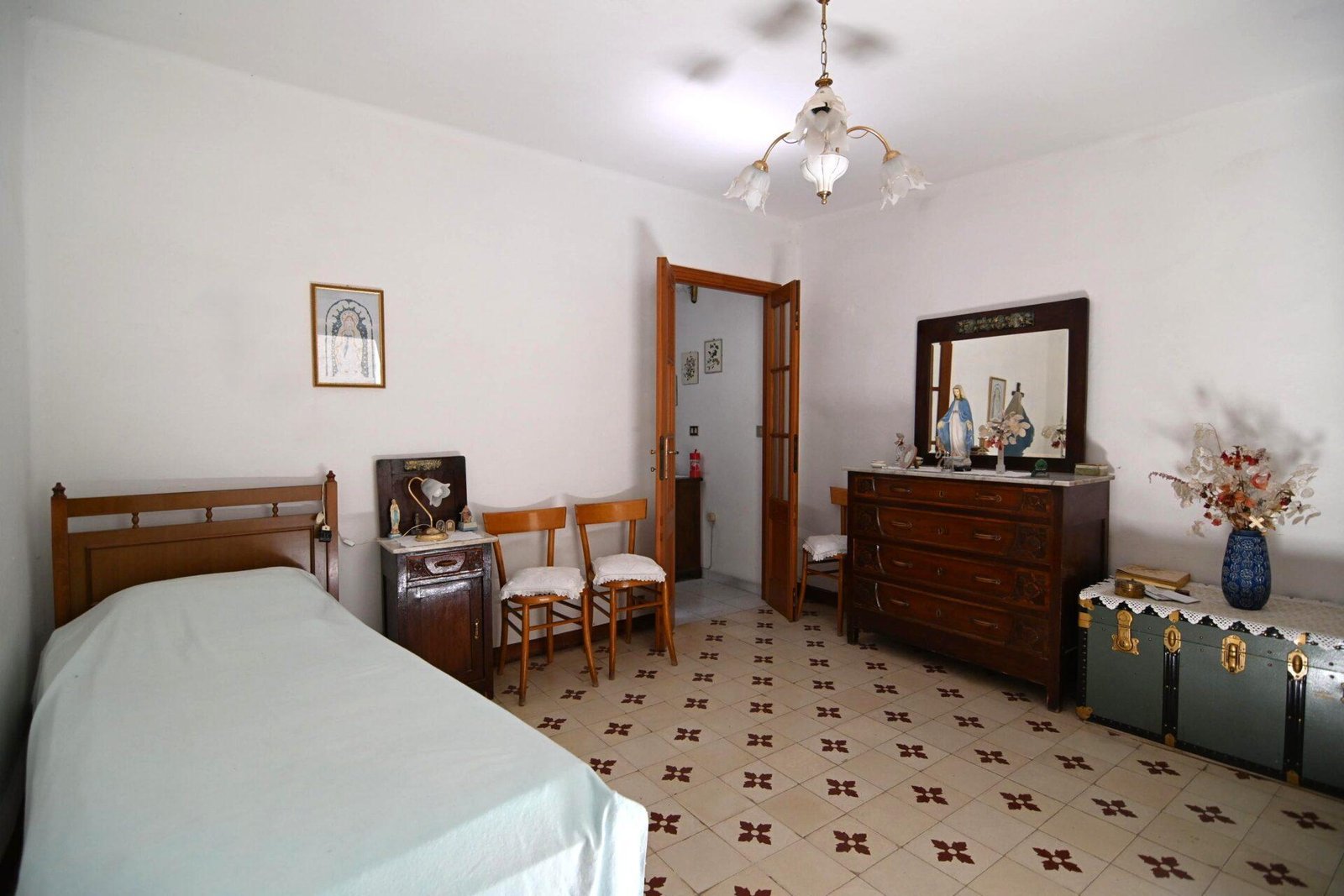 Casa spaziosa e luminosa su tre piani