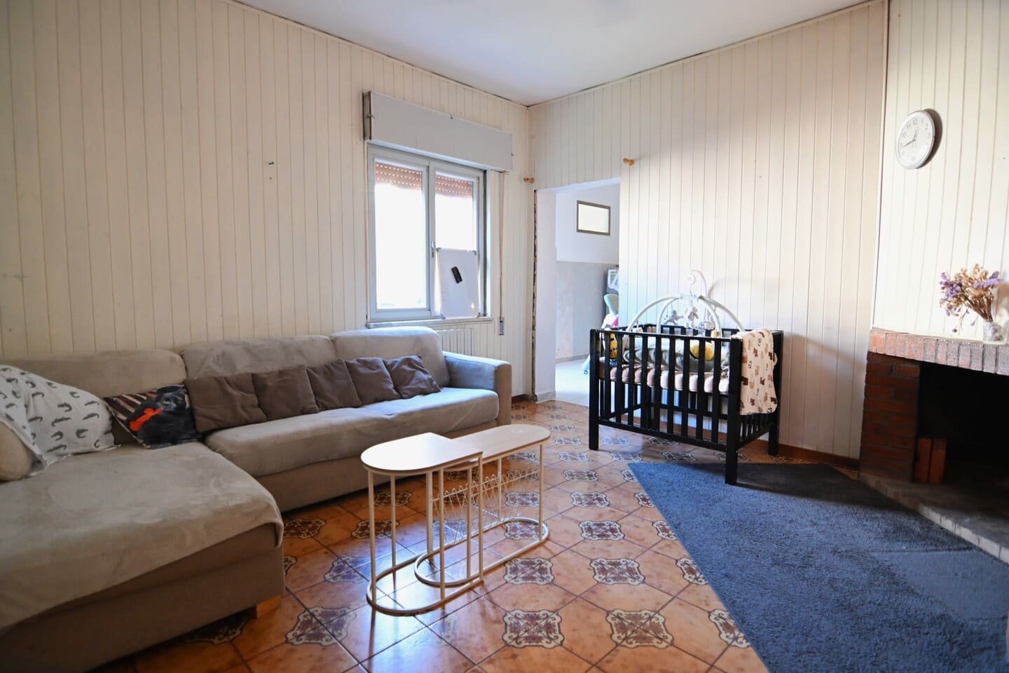 Casa indipendente su due livelli con 600 mq di giardino