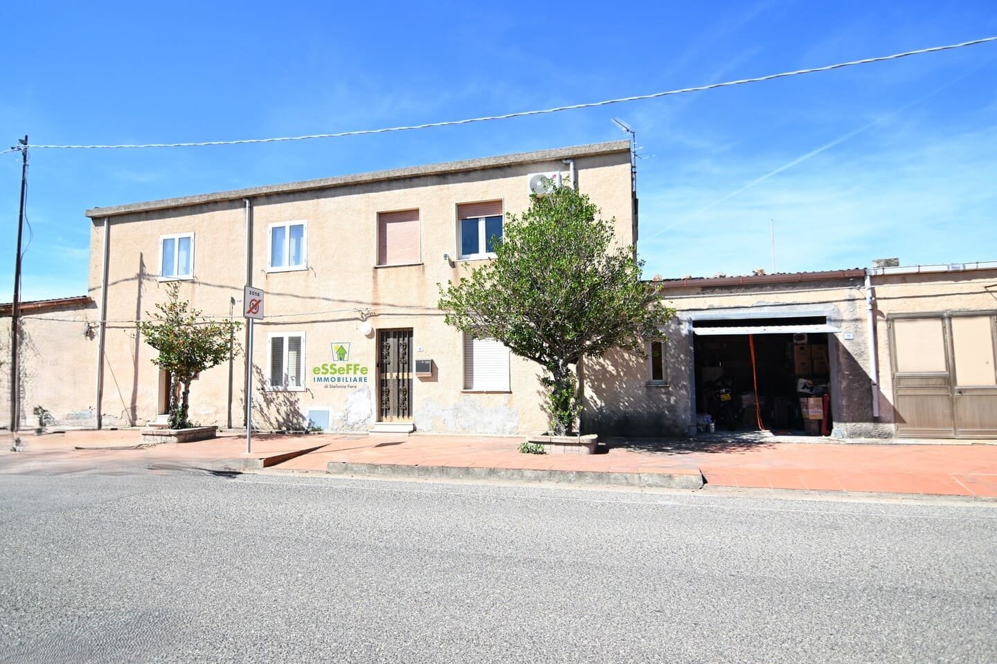 Casa indipendente su due livelli con 600 mq di giardino