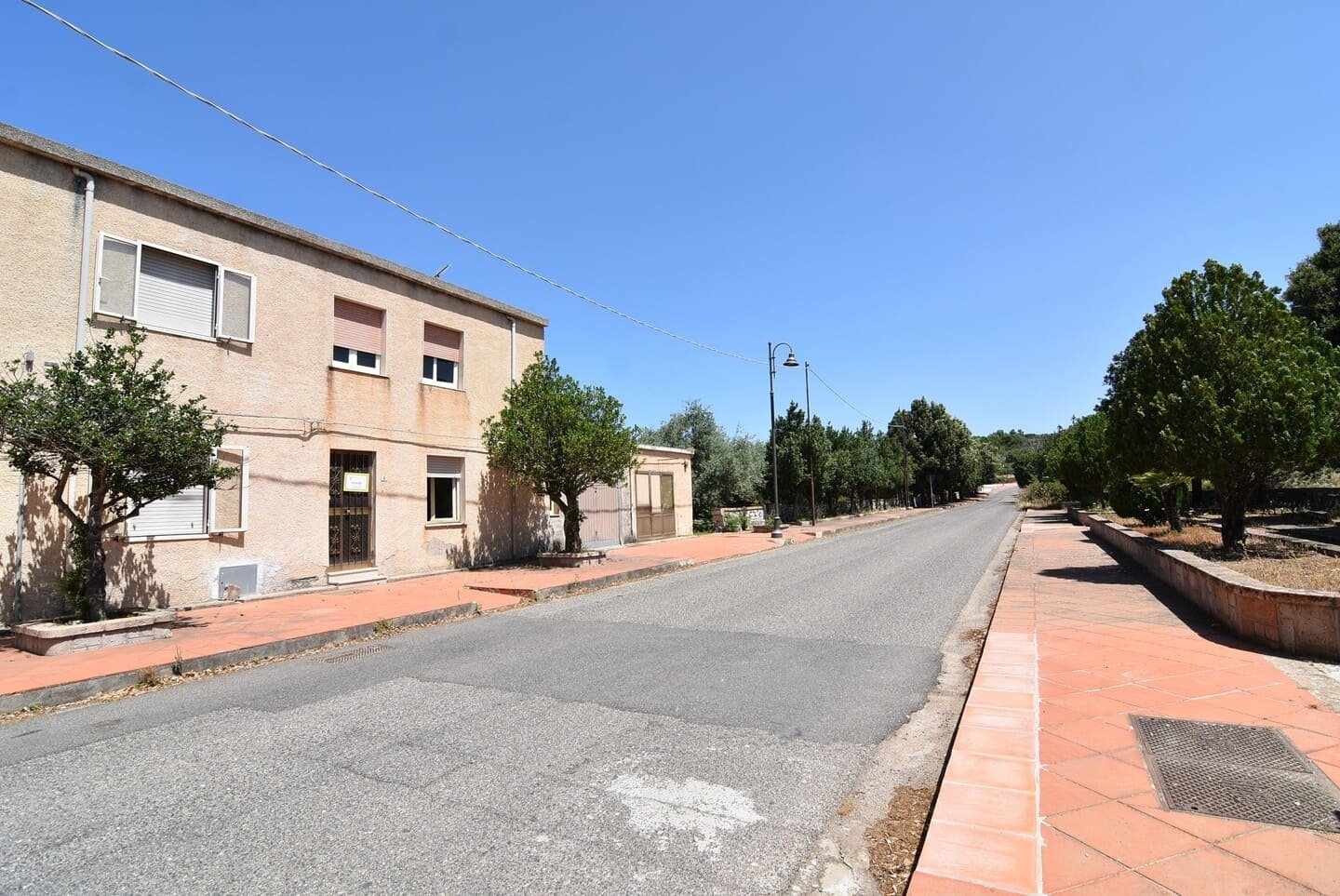 Casa indipendente su due livelli con 600 mq di giardino