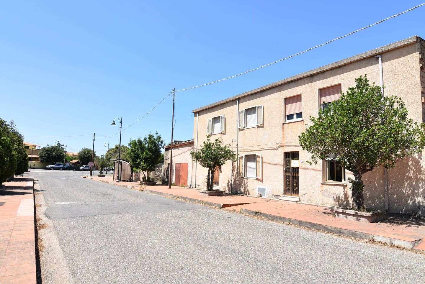 Casa indipendente su due livelli con 600 mq di giardino